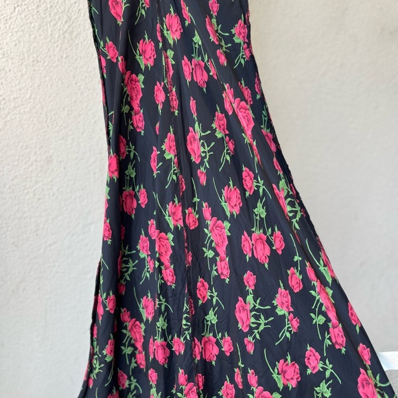 Betsey Johnson 100% silk red rose pattern Lace Trim dress - Picture 5 of 10